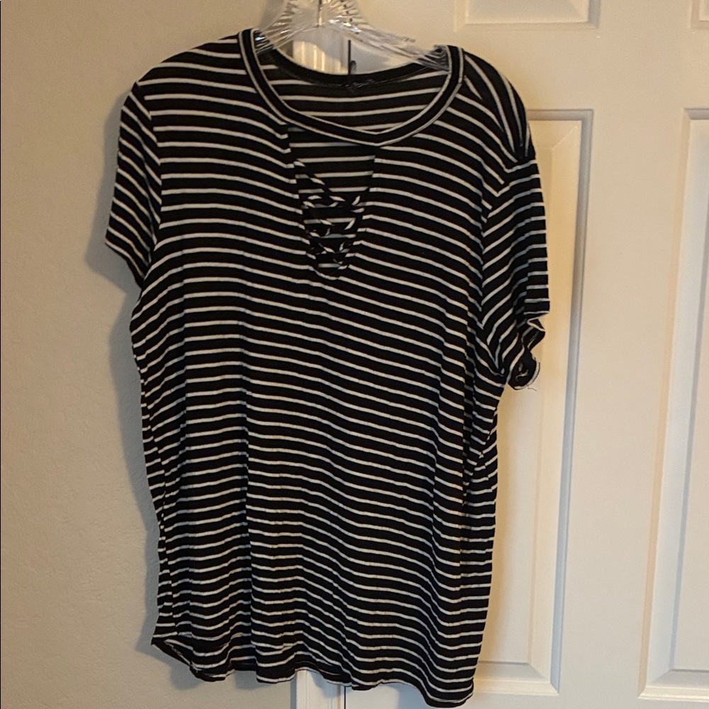 Classic Black and White Striped Short Sleeve Tee